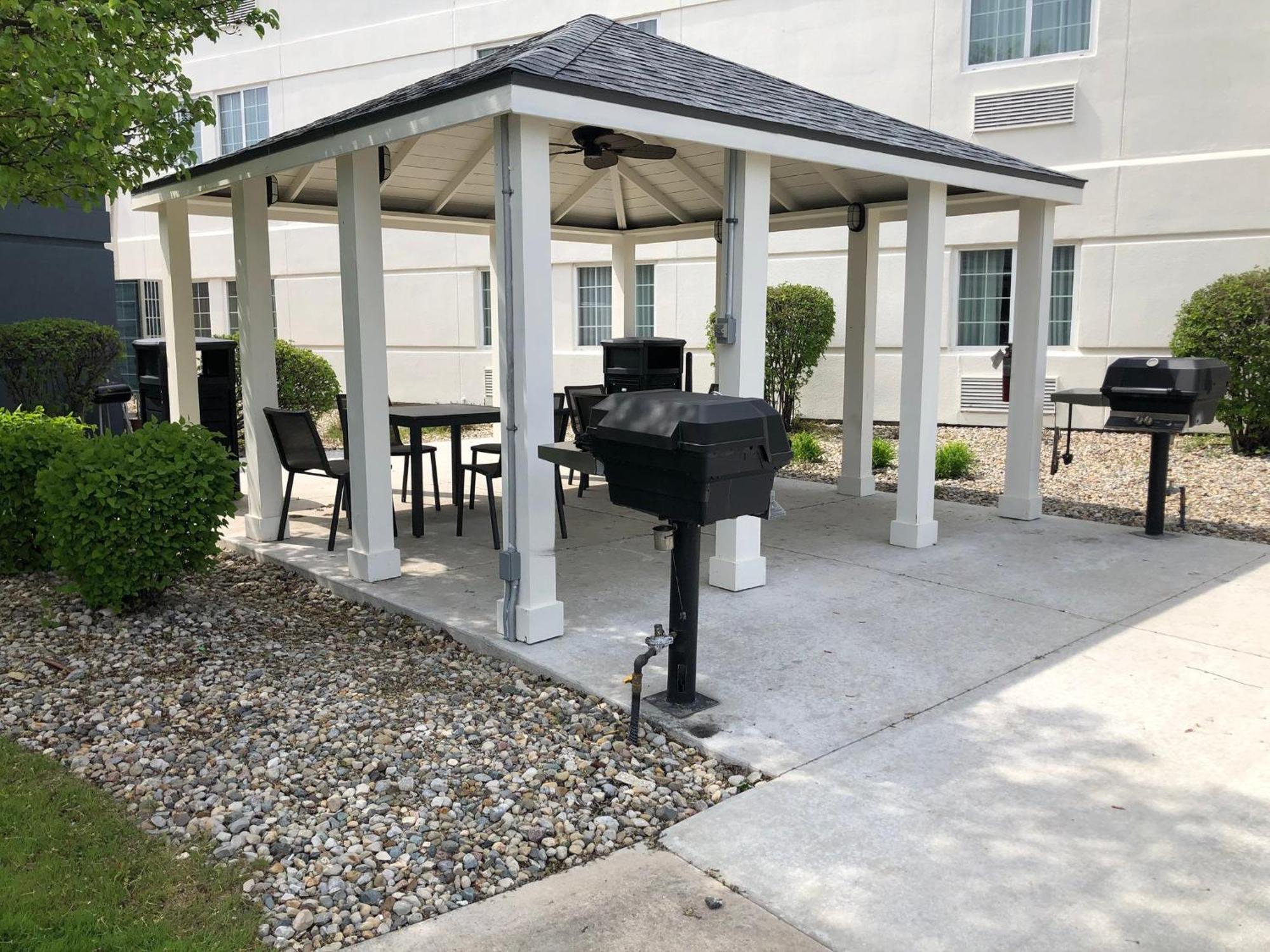 Candlewood Suites Fort Wayne - Nw By Ihg Екстер'єр фото