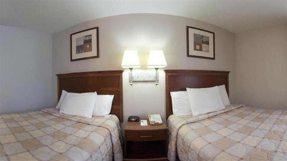 Candlewood Suites Fort Wayne - Nw By Ihg Екстер'єр фото